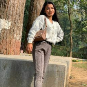 Meet your Posher, Muna